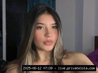 snapshot girl latin