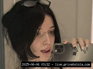 snapshot girl white