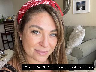 Hi!  I'm just a sweet, American, girl-next-door type looking to chat w