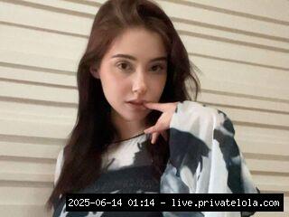 Hi! My name is Polly, I'm an 18-year-old girl from Latvia. 🌼 I'
