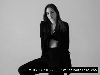 Hello! My name is Vivienne and I am an aspiring webcam model. I like to be 