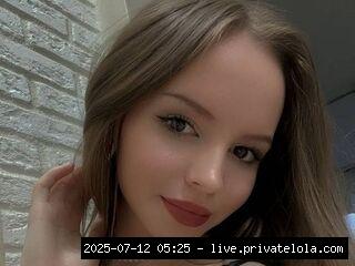 snapshot girl white