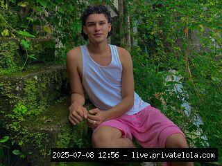Guapo and attractive young boy, new in this and wanting to have a good time