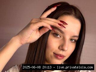 Hi everyone, let's meet, I'm Mariana, I'm 18 years old and f