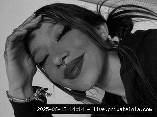snapshot girl latin