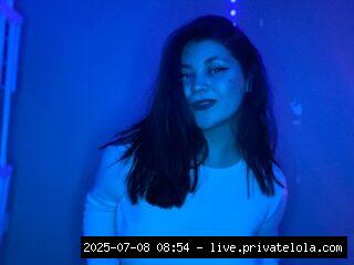 snapshot girl white