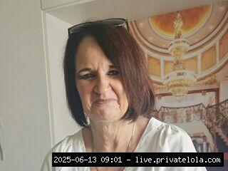 snapshot mature white