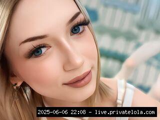 snapshot girl white