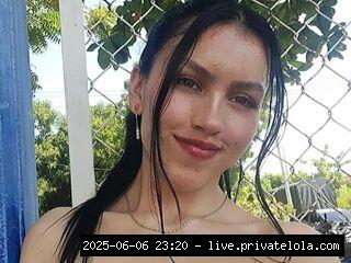 snapshot girl latin