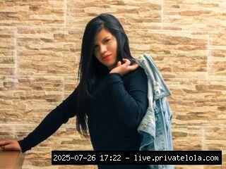 snapshot girl latin