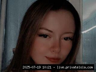 snapshot girl white