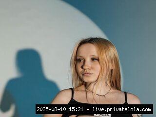 snapshot girl white