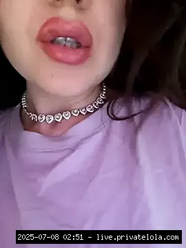 Hello baby Give me a kiss😘 Dick rating/Voto il cazzo Voto cazzo a voce ?